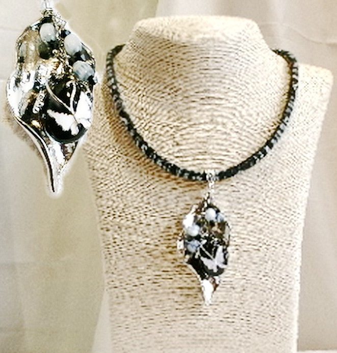 Collier "La Grotte à Papillons" (CO 003) – Image 2