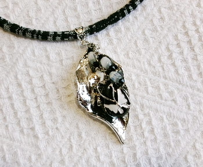 Collier "La Grotte à Papillons" (CO 003) – Image 6